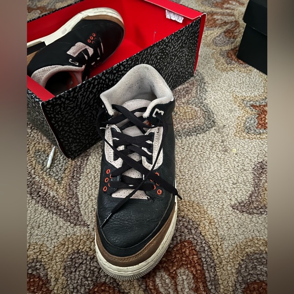 Air Jordan 3 Retro (GS) Desert 3s - Picture 4 of 4